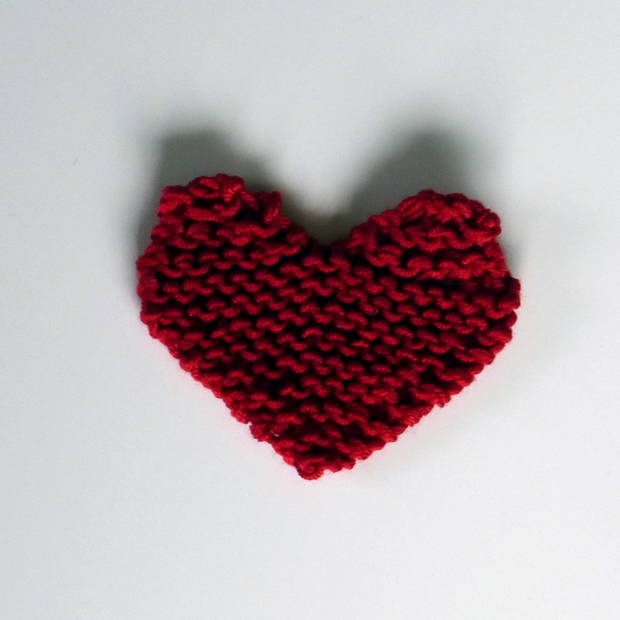 How to Knit a Quick Heart (Free Pattern)